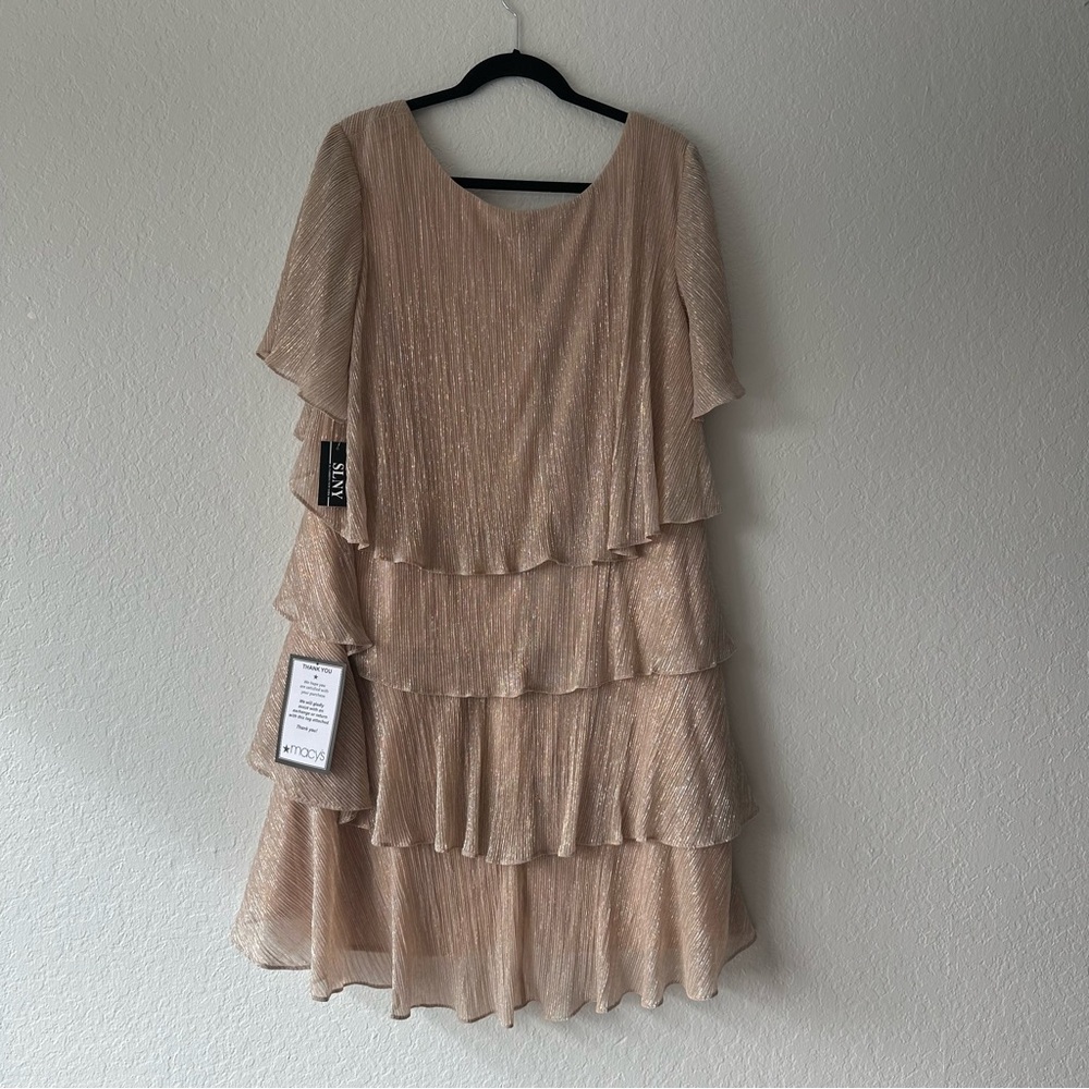 NWT SLNY Tiered Shimmer Shift Dress, Gold, Plus Size, 18 - Picture 5 of 11